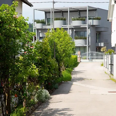 Apartment Studio Green * Liubliana