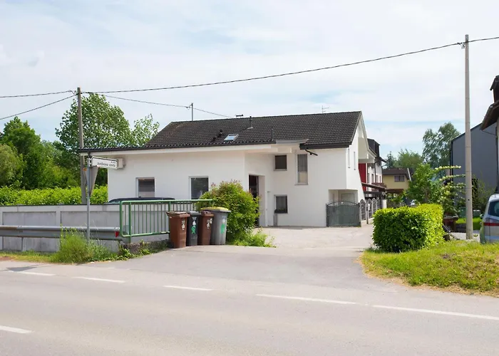 Apartment Studio Green شقة *