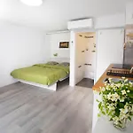 Apartment Studio Green ليوبليانا