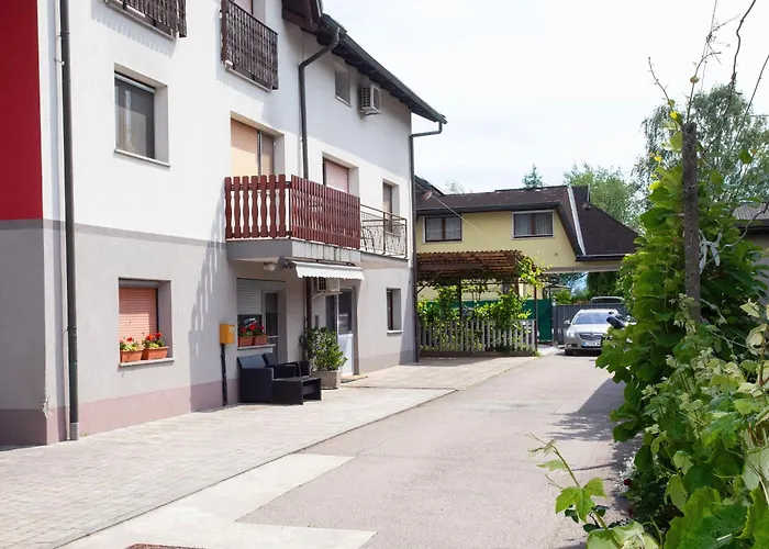 Apartment Apartment Studio Green Ljubljana